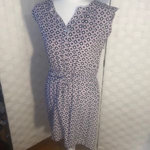 Cute summer dress by Loft size S